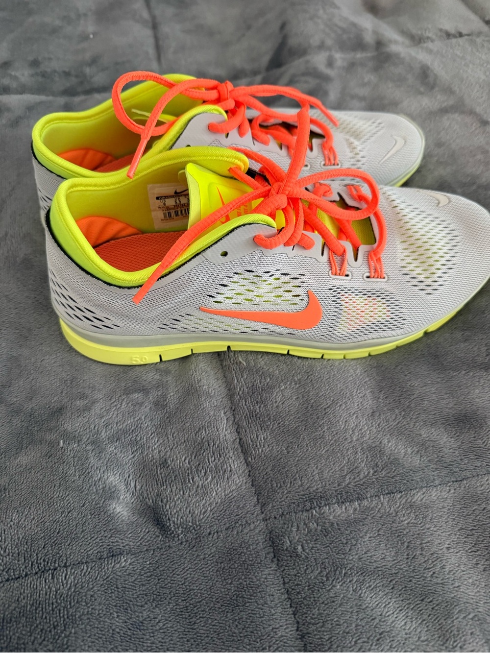 Nike Free Fit TR 4 / Nike Free 5.0 Gray Athletic Shoes